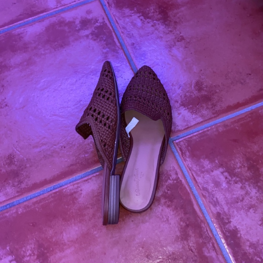 Brown pointed sandals